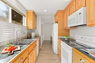 1230 101st Place NE #1230, Bellevue, WA 98004 - Photo 10