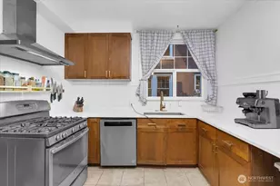 615 Boren Ave, Seattle, WA 98104 - Photo 16