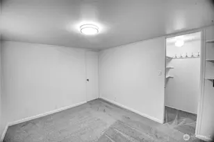 11330 E Riverside Dr, Bothell, WA 98011 - Photo 16