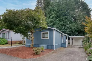 11330 E Riverside Dr, Bothell, WA 98011 - Photo 2