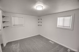 11330 E Riverside Dr, Bothell, WA 98011 - Photo 14
