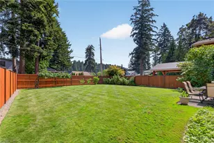 25528 Lake Wilderness Pl SE, Maple Valley, WA 98038 - Photo 32