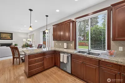 25528 Lake Wilderness Place SE, Maple Valley, WA 98038 - Photo 10