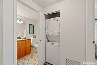 1420 Terry Avenue #201, Seattle, WA 98101 - Photo 12