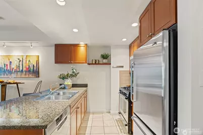 1420 Terry Avenue #201, Seattle, WA 98101 - Photo 8