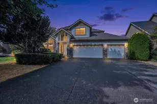 9214 181st Ave E, Bonney Lake, WA 98391 - Photo 2
