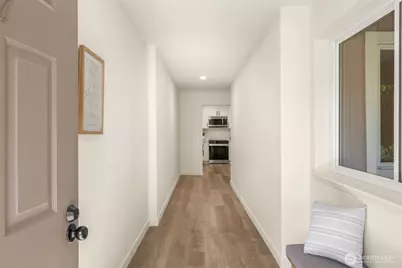 9715 NE Juanita Drive #B107, Kirkland, WA 98034 - Photo 2