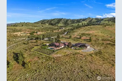 825 Hawks Meadow Road, Chelan, WA 98816 - Photo 2