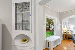 313 NE 76th St, Seattle, WA 98115 - Photo 12