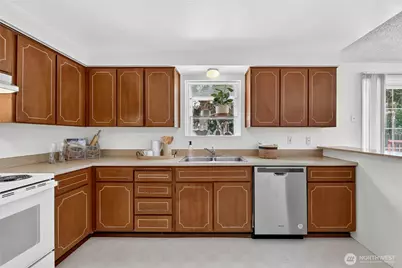 528 SW 118th Street, Seattle, WA 98146 - Photo 12