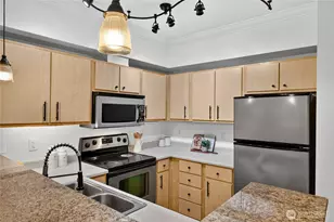 10709 Valley View Rd, Bothell, WA 98011 - Photo 8
