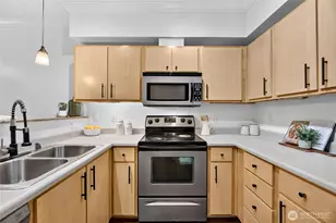 10709 Valley View Rd, Bothell, WA 98011 - Photo 10
