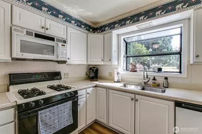 3039 Cherrywood Avenue, Bellingham, WA 98225 - Photo 8