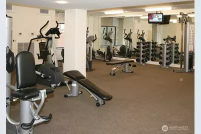 2911 2nd Avenue #324, Seattle, WA 98121 - Photo 6