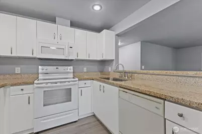 14007 NE 181st Street #B101, Woodinville, WA 98072 - Photo 12