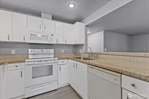 14007 NE 181st St, Woodinville, WA 98072 - Photo 12
