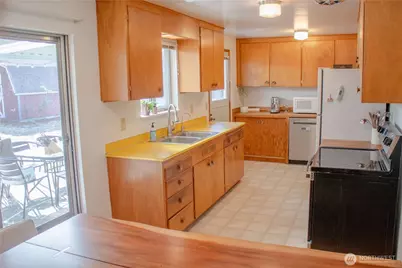 650 Jefferson Avenue NE, Renton, WA 98056 - Photo 6