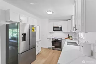 10017 12th Ave NE, Seattle, WA 98125 - Photo 4