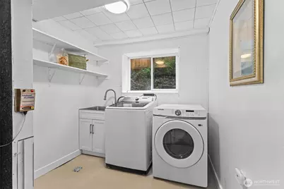 10017 12th Avenue NE, Seattle, WA 98125 - Photo 16