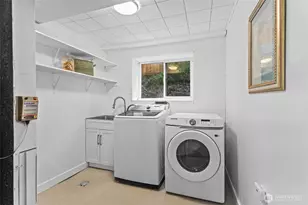 10017 12th Ave NE, Seattle, WA 98125 - Photo 16