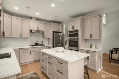 1102 Bellevue Way SE #2, Bellevue, WA 98004 - Photo 12