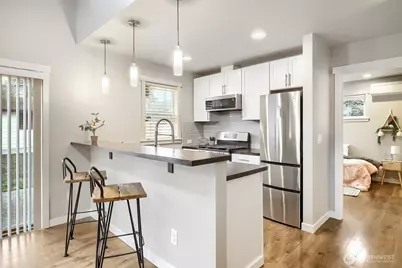 12757 Dayton Avenue N #B, Seattle, WA 98133 - Photo 6
