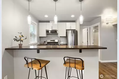 12757 Dayton Avenue N #B, Seattle, WA 98133 - Photo 10