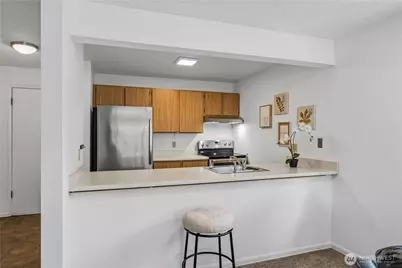 1740 NE 86th Street #311, Seattle, WA 98115 - Photo 8