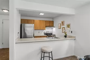 1740 NE 86th St, Seattle, WA 98115 - Photo 8