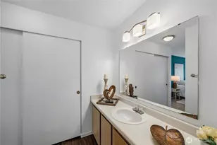 1740 NE 86th St, Seattle, WA 98115 - Photo 14