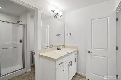 27432 12th Place S, Des Moines, WA 98198 - Photo 32