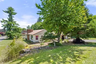 905 Peters St, Raymond, WA 98577 - Photo 1