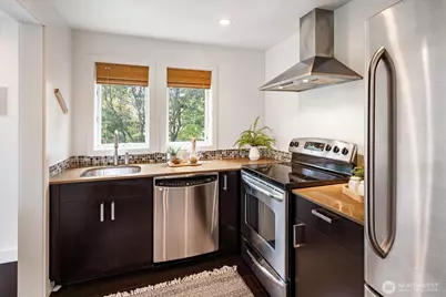 1110 36th Avenue, Seattle, WA 98122 - Photo 32