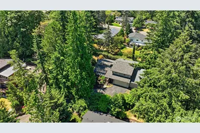 2209 W Lake Sammamish Parkway NE, Redmond, WA 98052 - Photo 2