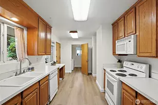 769 121st St S, Tacoma, WA 98444 - Photo 10