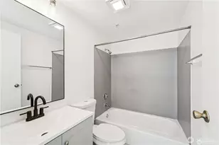 769 Hayes St, Seattle, WA 98109 - Photo 14