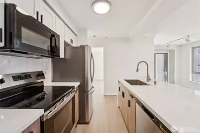 769 Hayes Street #405, Seattle, WA 98109 - Photo 2