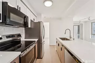 769 Hayes St, Seattle, WA 98109 - Photo 2