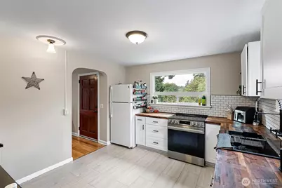 224 Bremerton Boulevard W, Bremerton, WA 98312 - Photo 6