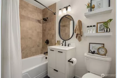 8701 35th Avenue NE #10, Seattle, WA 98115 - Photo 12