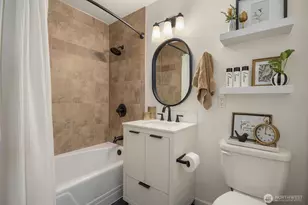 8701 35th Ave NE, Seattle, WA 98115 - Photo 12
