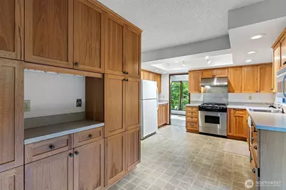12929 NE 25th Place, Bellevue, WA 98005 - Photo 20
