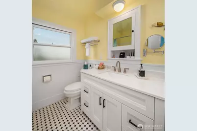 131 E 12th Street, Port Angeles, WA 98362 - Photo 16