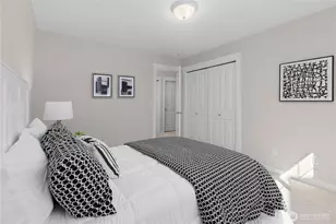 2743 NE 103rd St, Seattle, WA 98125 - Photo 8