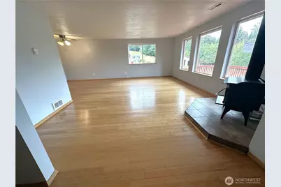 208 Vogel Road, Castle Rock, WA 98611 - Photo 2
