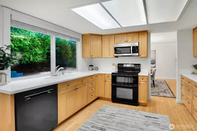 1425 172nd Place NE, Bellevue, WA 98008 - Photo 4