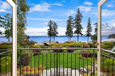 10017 Edgecombe Place NE, Bainbridge Island, WA 98110 - Photo 24