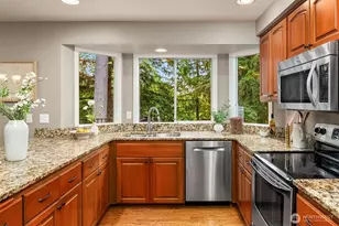 1018 187th Pl SW, Lynnwood, WA 98036 - Photo 10