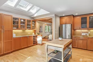 4115 SW Kenyon St, Seattle, WA 98136 - Photo 8