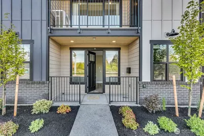 703 5th Street SW #B, Puyallup, WA 98371 - Photo 2